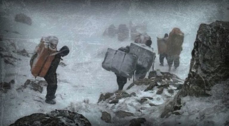 تعرّض 5 عتالين "كولبر-ناقلي البضائع" لانهيار ثلجي