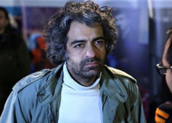 مقتل مخرج إيراني بطريقة تراجيدية على يد والديه يهزّ إيران