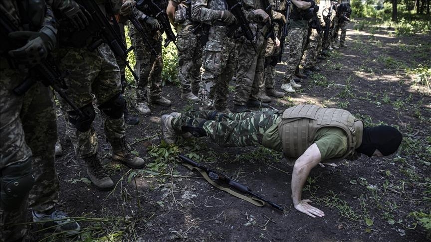 ‏ بريطانيا تعتزم تنظيم برامج تدريب لآلاف الجنود الأوكرانيين