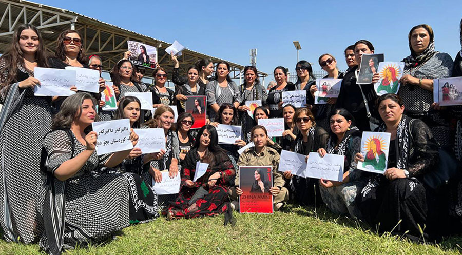 وقفة تضامنية مع شرقي كوردستان أمام مقر الأمم المتحدة في أربيل