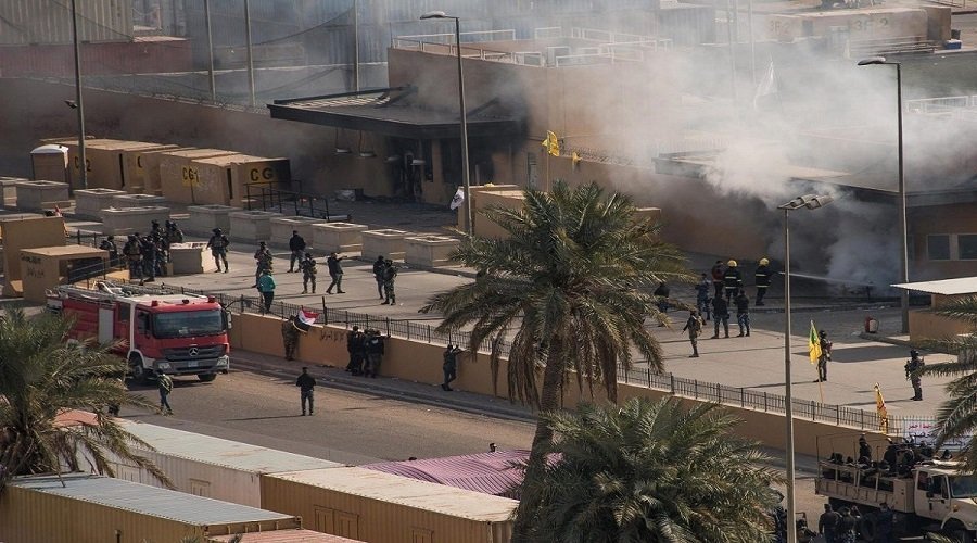 بغداد تلقت تحذيراً «شديداً» بعد قصف سفارة واشنطن... والبنتاغون تتوعّد الميليشيات الموالية لإيران...