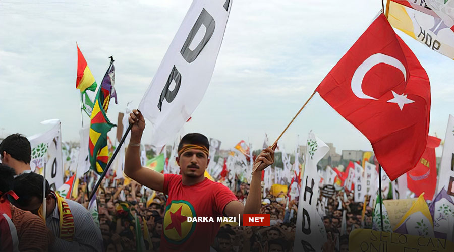 أرباب مشروع التتريك لا يمكنهم انتقاد رفع الأعلام التركية في أربيل