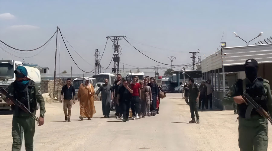 الإدارة الذاتية تفرج عن 140 آخرين من الدواعش وتبقي عشرات الناشطين الكورد في زنازينها