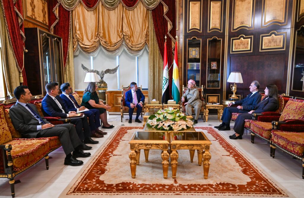 أربيل وواشنطن تتّفقان على عدم زجّ رواتب موظّفي كوردستان في الخلافات السياسية