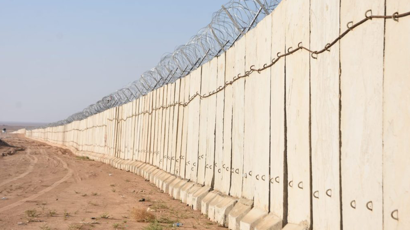قوات الحدود العراقية: الجدار الكونكريتي على الحدود مع سوريا ينفذ بإشرافنا