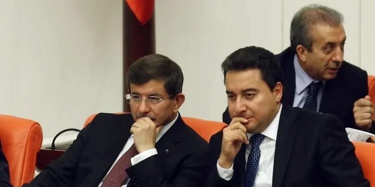 دواد أوغلو وباباجان يرفضان لقاء أوجلان... والشعب الجمهوري يتبنّى موقفاً غامضاً...