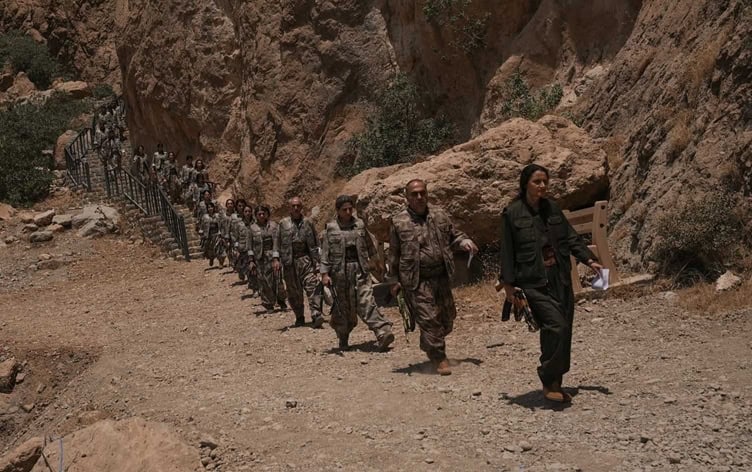 رويترز: أنقرة بصدد إعداد مشروع قانون لعودة مقاتلي حزب العمال الكوردستاني إلى تركيا