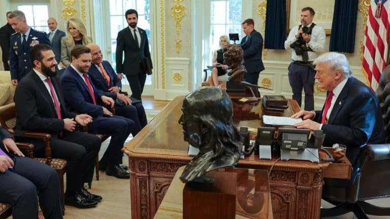 توم باراك: ستساعدنا دمشق الآن بنشاط في مواجهة وتفكيك فلول داعش، والحرس الثوري الإيراني، وحماس، وحزب الله، وغيرها من الشبكات الإرهابية...