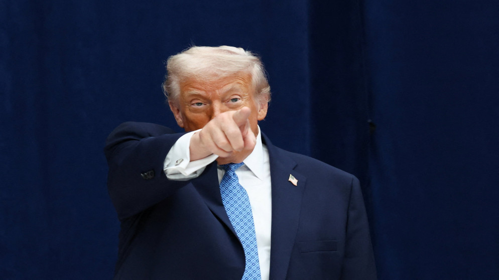 ترامب للمتظاهرين الإيرانيين: استمروا في الاحتجاج... المساعدة في طريقها إليكم... احتفظوا بأسماء القتلة والمعتدين، سيدفعون ثمناً باهظاً...