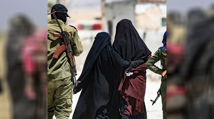 ميليشيات الحكومة السورية تهرّب عائلات داعش من مخيم الهول إلى إدلب ومناطق أخرى!