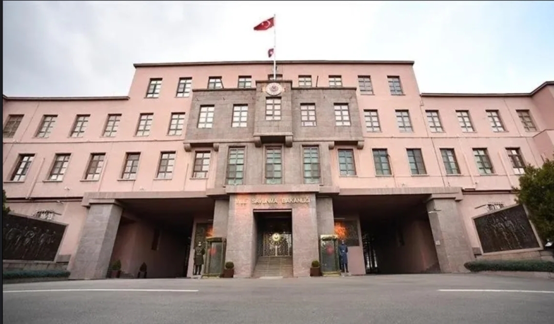 وزارة الدفاع التركية: ننتظر البدء الفوري بإجراءات دمج مسلّحي قوات سوريا الديمقراطية في الجيش السوري وتطبيق الاتفاق المبرم بينهما دون تأخير...