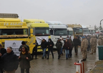 الدولة التركية تمنع عبور قافلة مساعدات ثانية إلى كوباني...