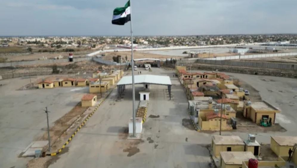 دمشق تدرس خيارات (الردّ المناسب) إثر تعرّض عدد من قواعد الجش السوري قرب الحدود مع العراق لهجوم واسع بمسيرات...