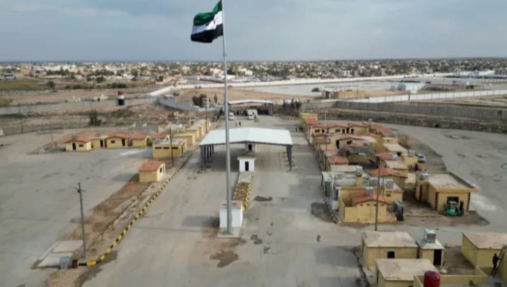 دمشق تدرس خيارات (الردّ المناسب) إثر تعرّض عدد من قواعد الجش السوري قرب الحدود مع العراق لهجوم واسع بمسيرات...