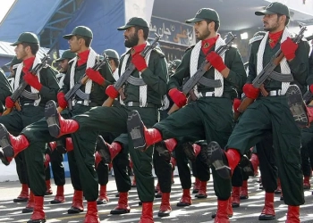 واشنطن بوست: قيادات في الحرس الثوري الإيراني تجري اتصالات سرية مع واشنطن