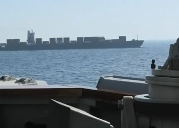 تصعيد خطير... سنتكوم تعترض سفينة إيرانية والحرس الثوري يردّ باحتجاز "إيباميدونداس"