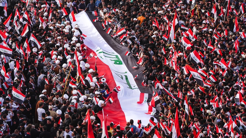 العراق... تظاهرات صدرية في بغداد ومحافظات عراقية رفضاً لجرّ البلاد إلى الحرب...