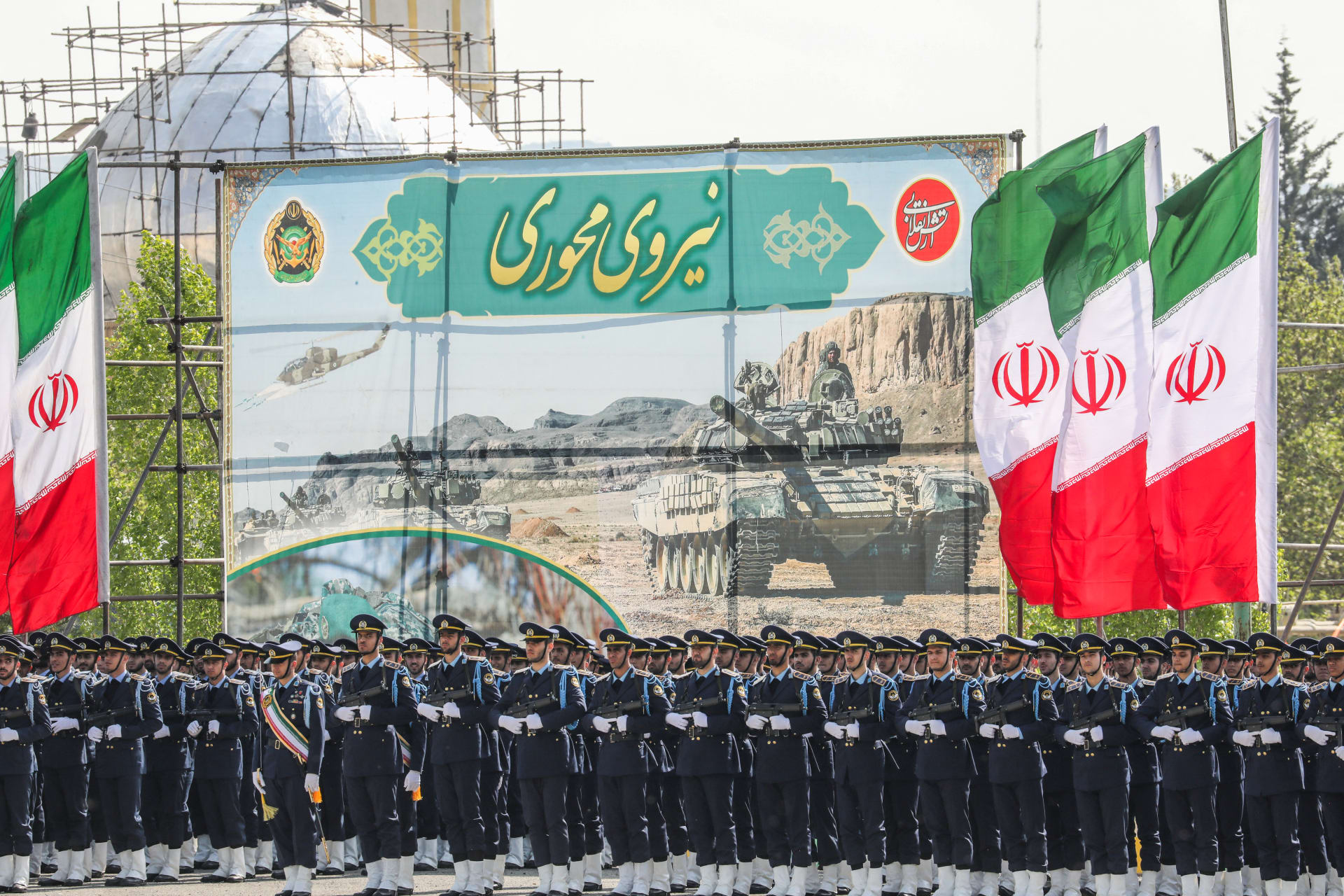 الحرس الثوري الإيراني يتوعّد بتوسيع النزاع إلى "خارج نطاق المنطقة" بحال استأنفت واشنطن هجماتها