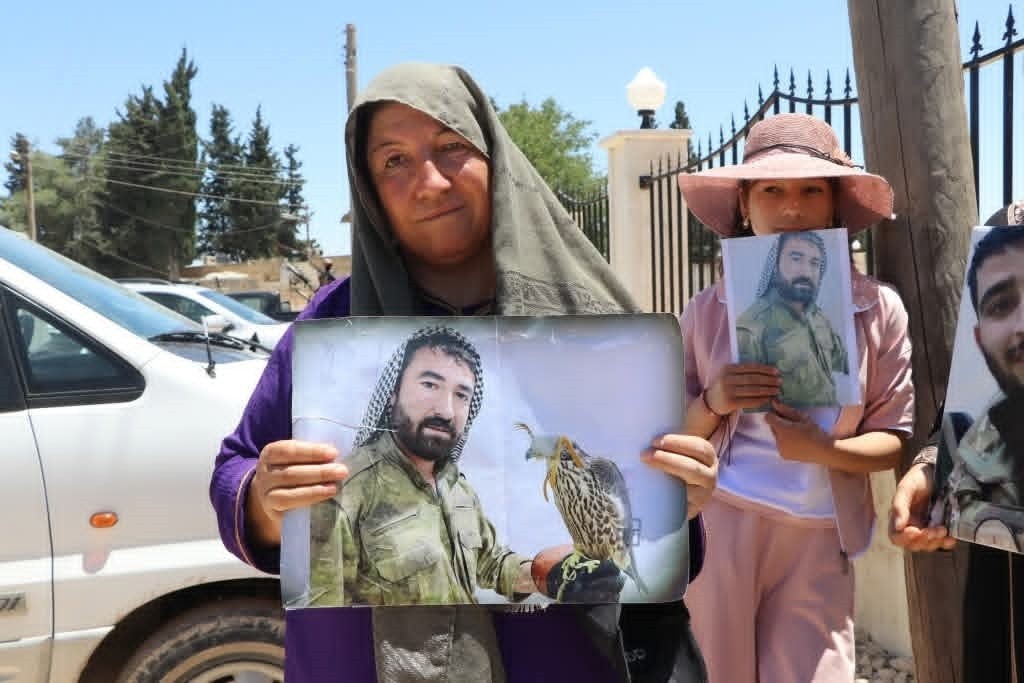 أهالي كوباني يطالبون بالإفراج عن الأسرى وكشف مصير المفقودين...