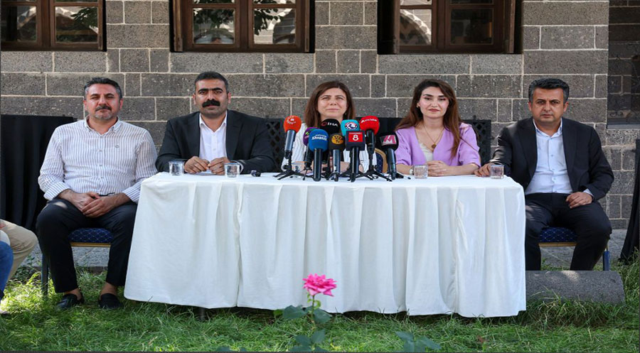 استقالة عمدة بلدية ديار بكر الكبرى دوغان خاتون من منصبه