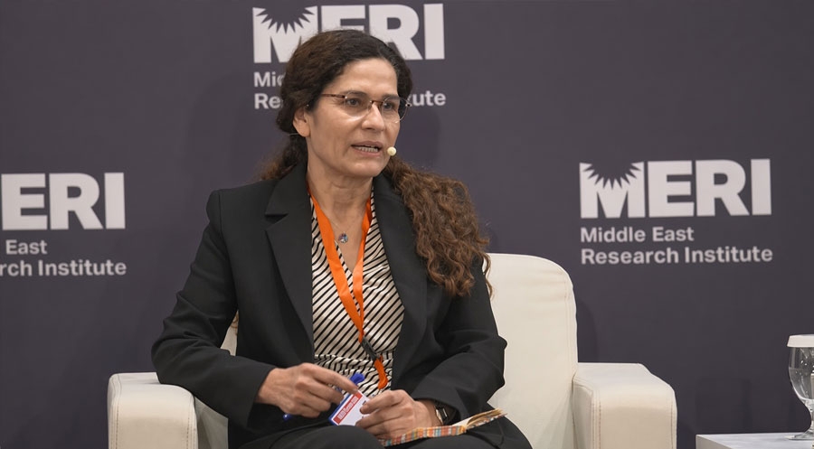 إلهام أحمد: دمج قوات سوريا الديمقراطية «قسد» عزّز الاستقرار لكنّه تسبّب في تراجع دور المرأة ومشاركتها في مراكز صنع القرار...