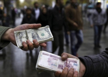 ارزش هر دلار آمریکا در بازار آزاد ایران از ۵۱ هزار تومان گذشت