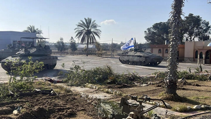 اسرائیل: نیروهای ویژه ارتش با تسلط بر گذرگاه رفح در حال بررسی منطقه‌اند