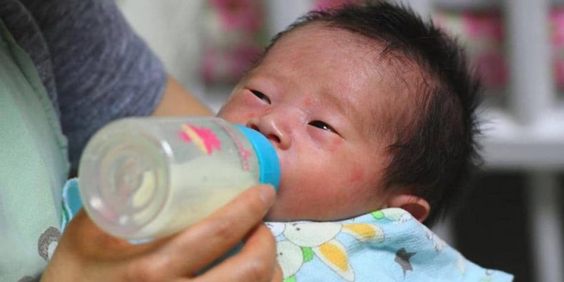 ژنەکە ئەمه‌ریکی زارۆیەکە چینی بوو