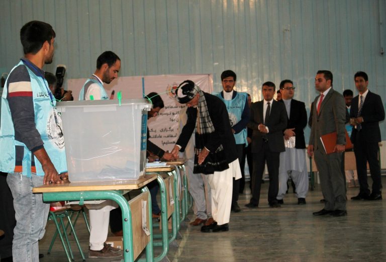 ل ئهفغانستانێ هلبژارتنن و تالیبان بنگههان د تهقینه