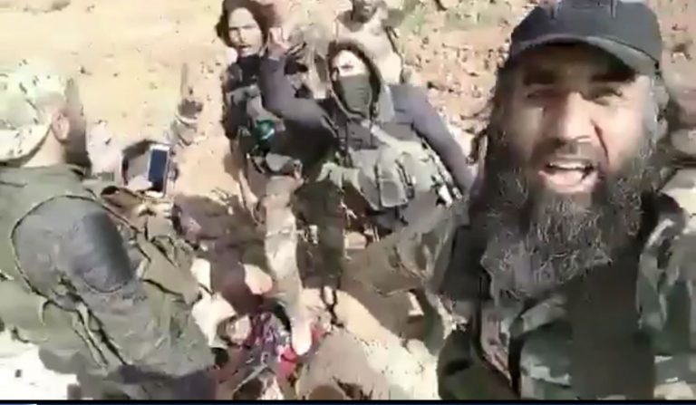 چهتهیێن تركان ب تهكبیرا «الله» برێزێ ب جهسهدا شهرڤانهكێ كرن