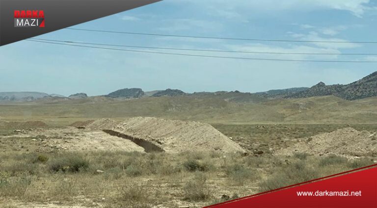 پهكهكه ل شهنگالێ خهندهكان چێدكه