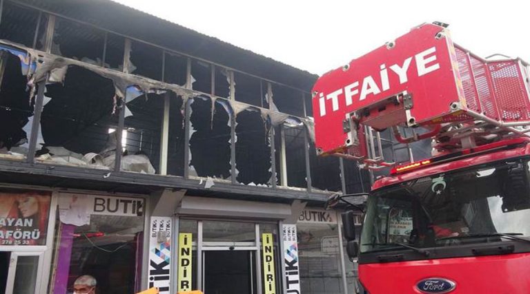 ل وانێ ١٠٠ دکان شەوتین