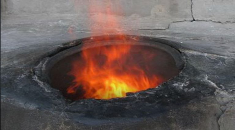 پیرەژنەک د تەندوورێ دە شەوتی و جان دا