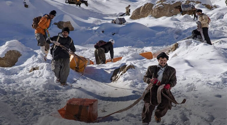 ل رۆژهلاتێ کوردستانێ کۆلبەرەک هات کوشتن