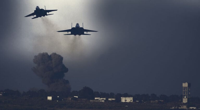 باله‌فرێن ئسرائیلێ دەردۆرا شامێ بۆمبەباران کر