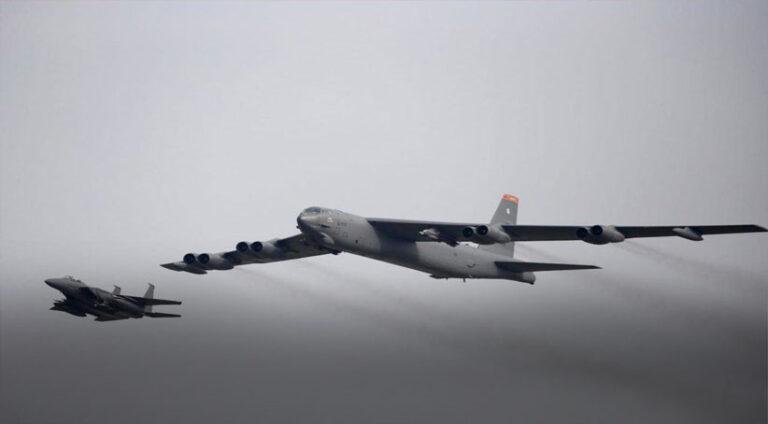 ئەمریکا 4 بالەفرێن B-1 ل سنۆرێن رووسیایێ بجھ دکەت