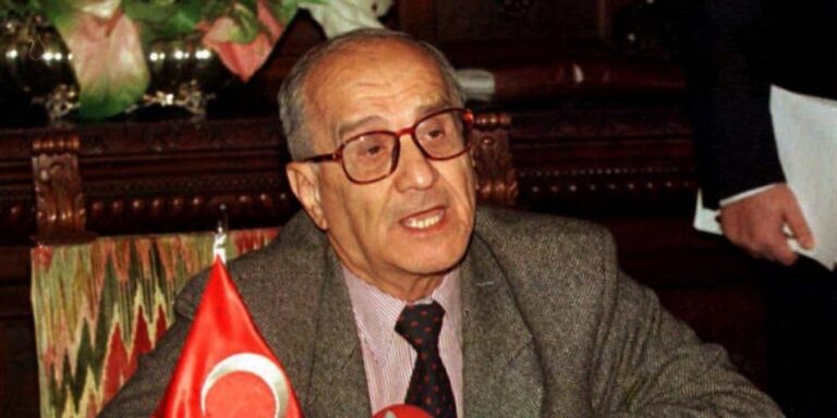 132 کەساتیێن کورد داخواز ژ تانەر ئاکچان کر داخوازا لێبۆرینێ ژ کورد و ئەرمەنیان بکەت