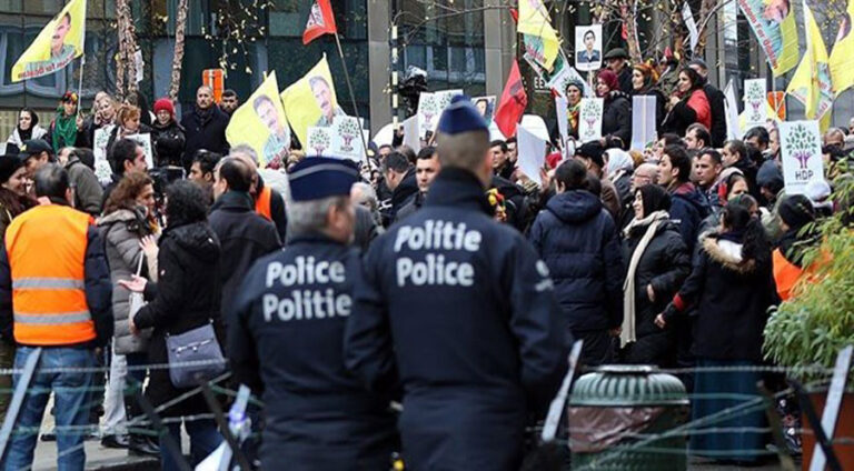 پەکەکێ ل بەر دەرێ کۆنسولخانەیا ئامەریکا و ناتۆیێ خوەپێشاندان ئەنجامدا