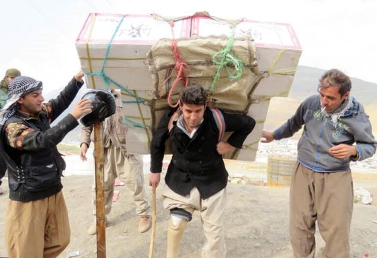 د مەها رابووری دا هەری کێم 18 کۆلبەرێن کورد هاتنە کوشتن و بریندارکرن