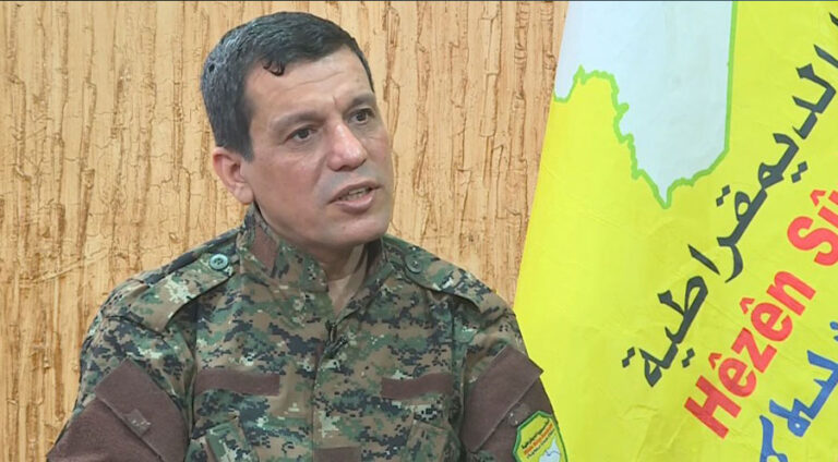 مەزلووم عەبدی: دڤێت رێڤەبەریا خوەسەر د دانا بریاران دا زەلال بیت