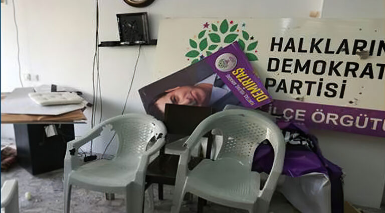 ل دژی ئاڤاھیا ھەدەپێ یا ناڤچەیا مارماریس موگلایێ ئێرشا چەکداری پێک ھات