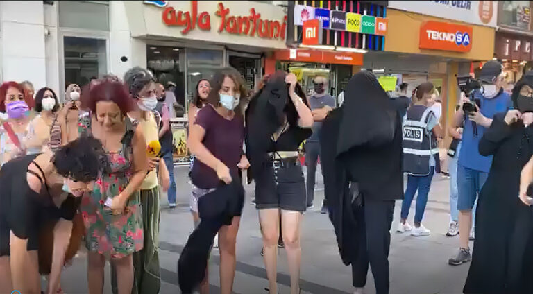 گەل ل باکورێ کوردستانێ چالاکیا رێخستنا ژنان یا ھەدەپێ پرۆتەستۆ کر