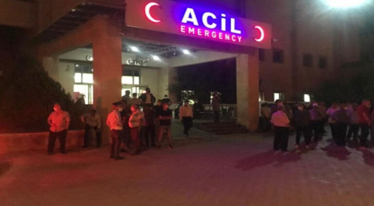 ل شرنەخێ ترۆمبێلەکا زرخی یا لەشکەری ل زارۆکەکیێ دا