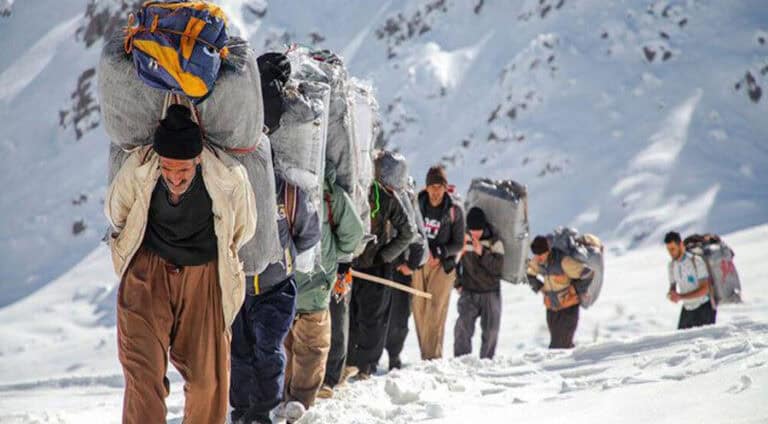 ل سەردەشتێ کۆلبەرەکێ کورد ژ ئالیێ پاسدارێن ئیرانێ ڤە ھات بریندارکرن