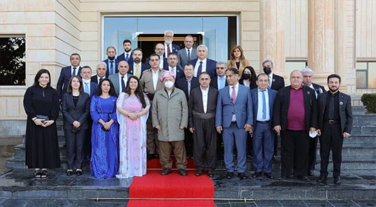 بارزانی پێشوازی ل دەستەیا ھلبژارتی یا کۆنفەدەرەسیۆنا رەڤەندا کوردی و فەدەراسیۆنێن ئەندام کر