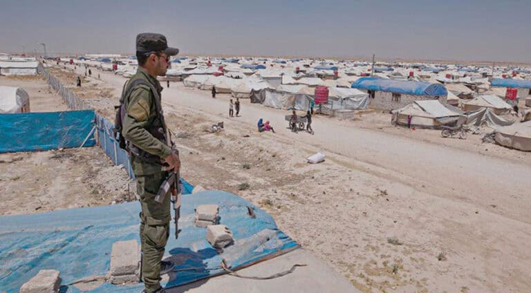 چەکدارێن داعشێ ل کەمپا ھۆلێ ئێرشی زێرەڤانێن کامپێ کر