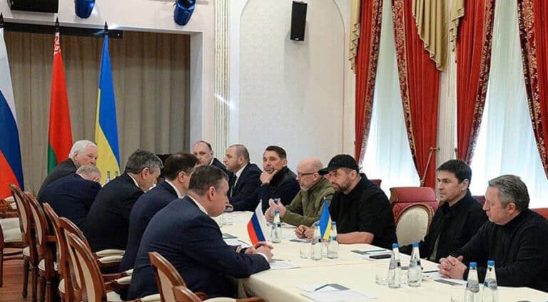 رایەدارێن رووسی بەر ب دەڤەرا گۆتووبێژان ب رێ کەتن