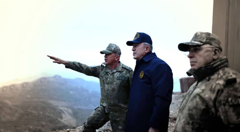 وه‌زیرێ به‌رگرییا تركیێ: «ئۆپه‌راسیۆن ل گۆری پلانێ ده‌وام دكه‌»‌