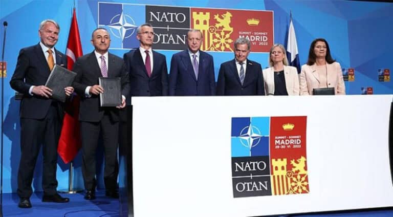 ترکیا داخوازا رادەستکرنا 17 ئەندامێن پەکەکێ ژ سوێد و فنلاندایێ دکە