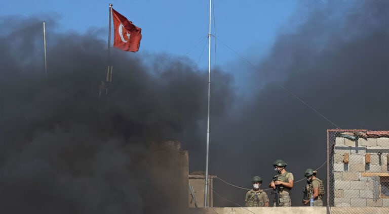 بارەگەهەکە ترکیێ هات بۆمبه‌باران كرن 10 له‌شكه‌ر به‌ر ئێریشێ كه‌تن